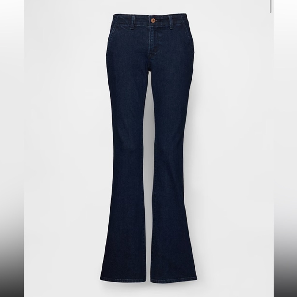 NWT GAP Low Rise Bootcut Jeans
